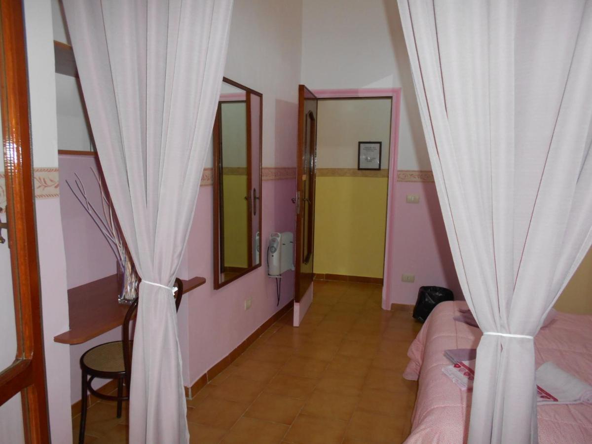Robby'S House Bed & Breakfast Вико Екуензе Екстериор снимка