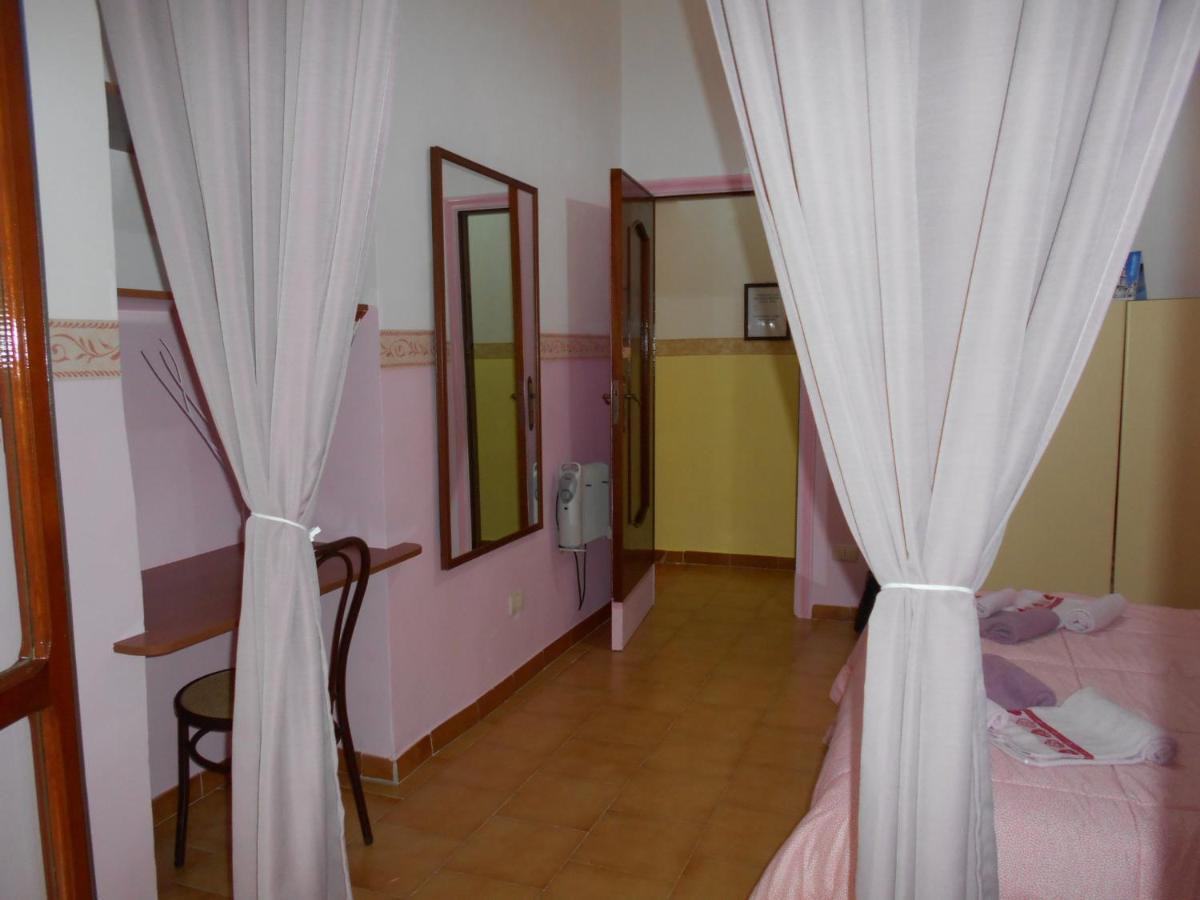Robby'S House Bed & Breakfast Вико Екуензе Екстериор снимка