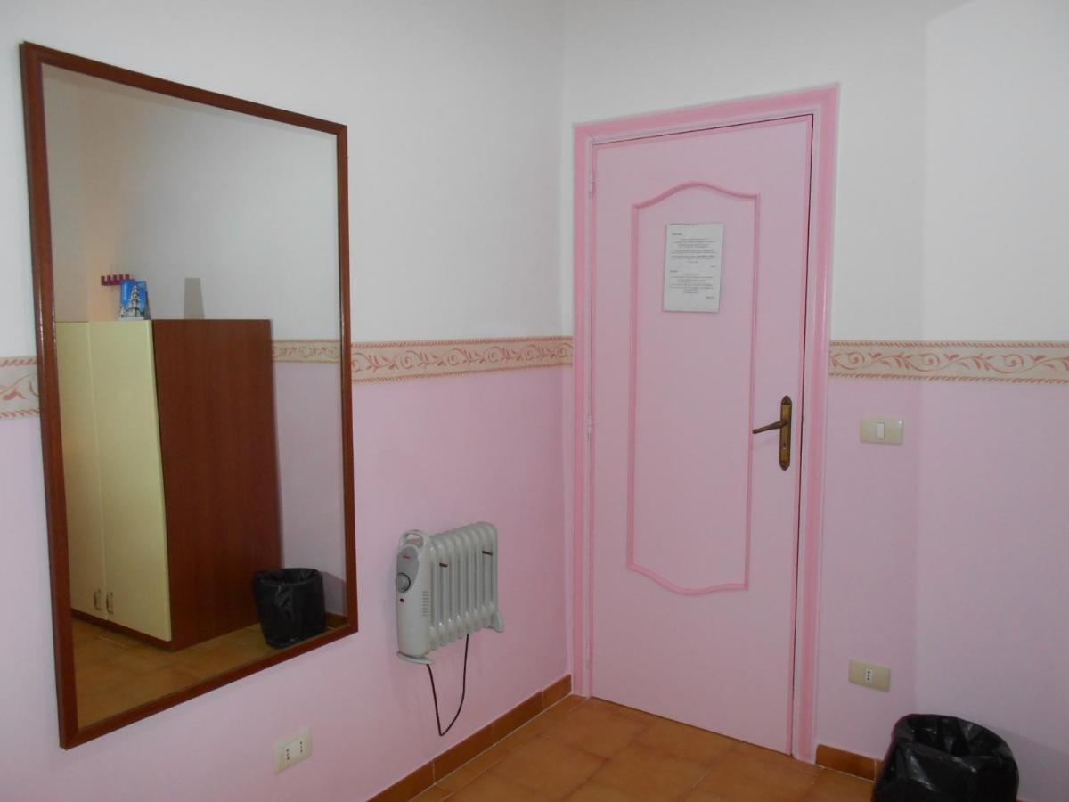 Robby'S House Bed & Breakfast Вико Екуензе Екстериор снимка