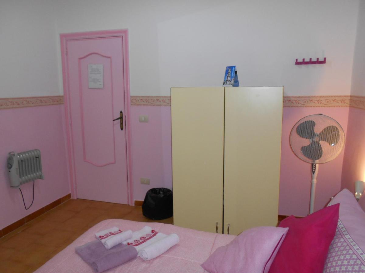 Robby'S House Bed & Breakfast Вико Екуензе Екстериор снимка