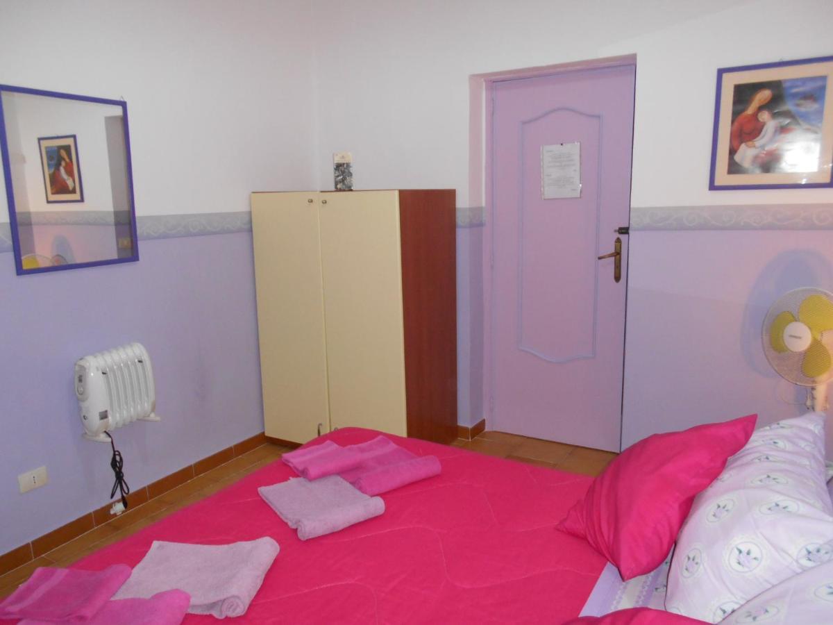 Robby'S House Bed & Breakfast Вико Екуензе Екстериор снимка